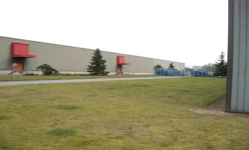 Bureau dans Ormes à louer - Photo de l’immeuble – Image 3 sur 11