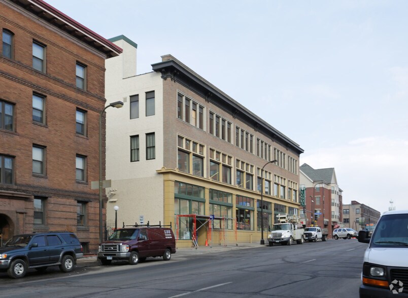 1201 Hennepin Ave, Minneapolis, MN à louer - Photo de l’immeuble – Image 2 sur 4