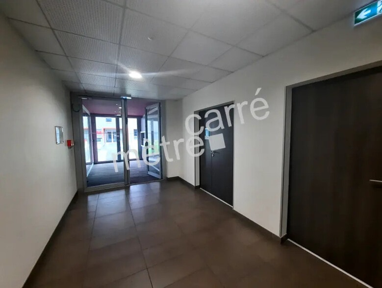 Bureau dans Saint-Herblain à louer - Hall d’entrée – Image 3 sur 10