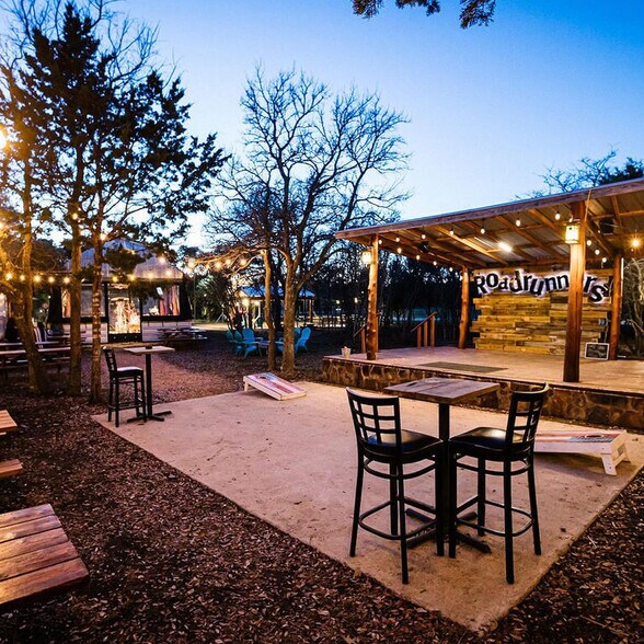 235 Sports Park Rd, Dripping Springs, TX à louer - Photo principale – Image 3 sur 8