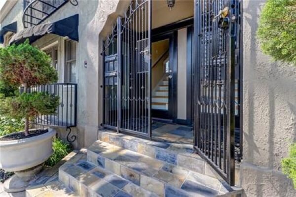 219 Redondo Ave, Long Beach, CA à vendre - Photo de l’immeuble – Image 2 sur 33