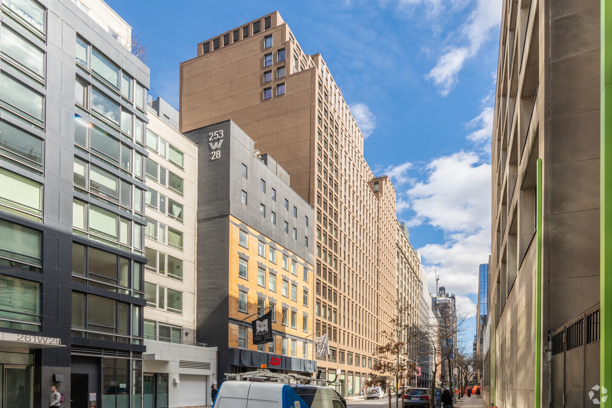 243 W 28th St, New York, NY à louer Photo principale– Image 1 sur 22