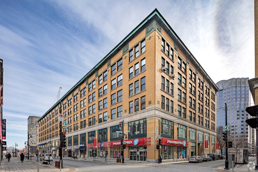 327-390 Sainte-Catherine Rue O, Montréal, QC à louer - Photo de l’immeuble – Image 3 sur 24