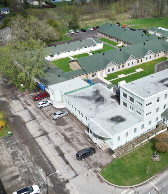 21 Rue Renaud, Brownsburg-chatham, QC à vendre Photo principale– Image 1 sur 2