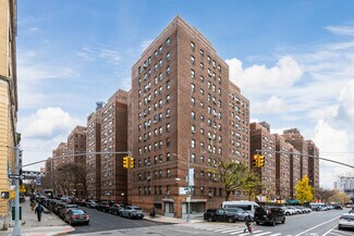 Plus de détails pour 2 Monroe St, New York, NY - Local commercial à louer
