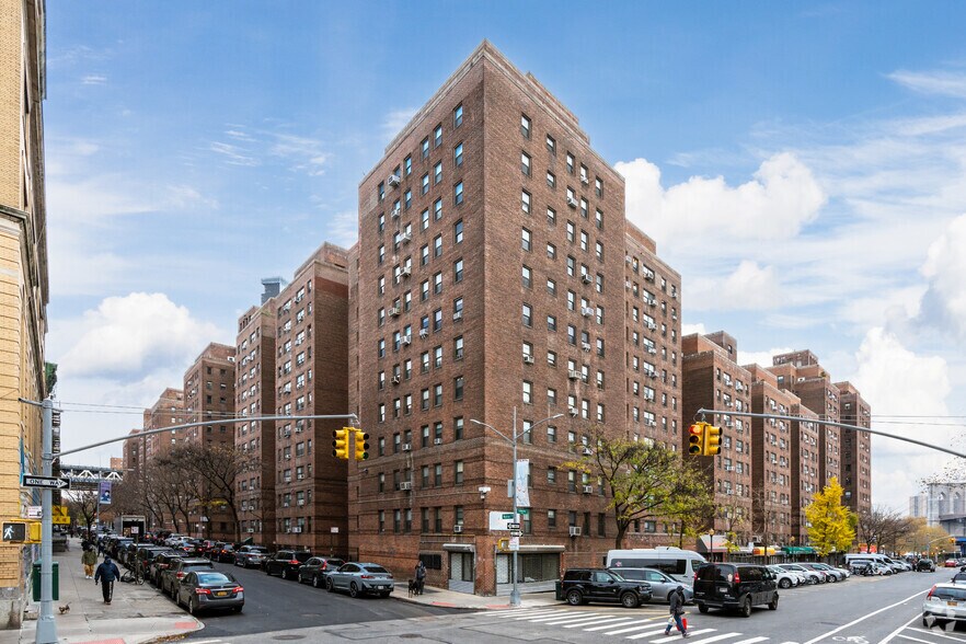 2 Monroe St, New York, NY à louer - Photo principale – Image 1 sur 9
