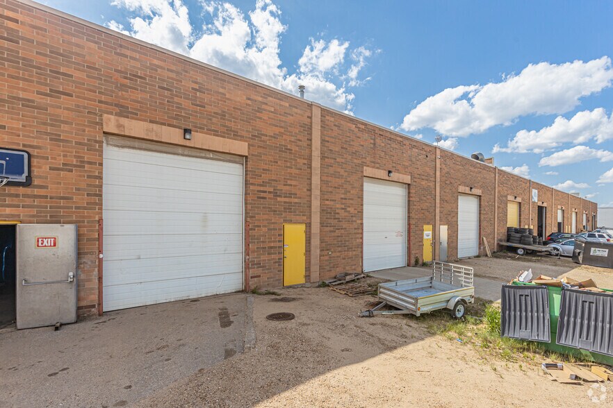 12855-12873 141 St NW, Edmonton, AB à louer - Photo de l’immeuble – Image 2 sur 7