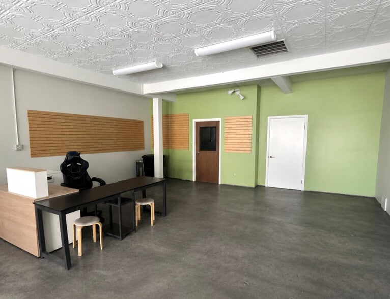 1717 S Wells Ave, Reno, NV à louer - Photo intérieure – Image 3 sur 6