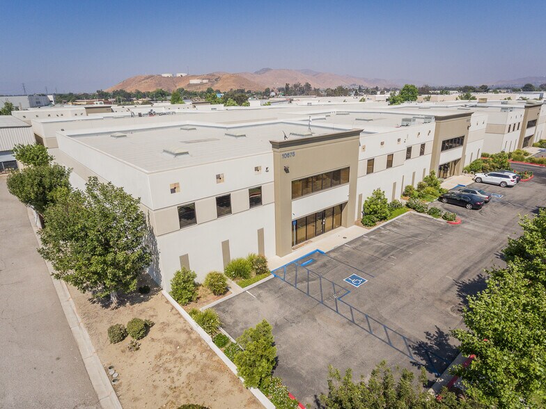 10675 San Sevaine Way, Jurupa Valley, CA à vendre - Photo principale – Image 1 sur 8