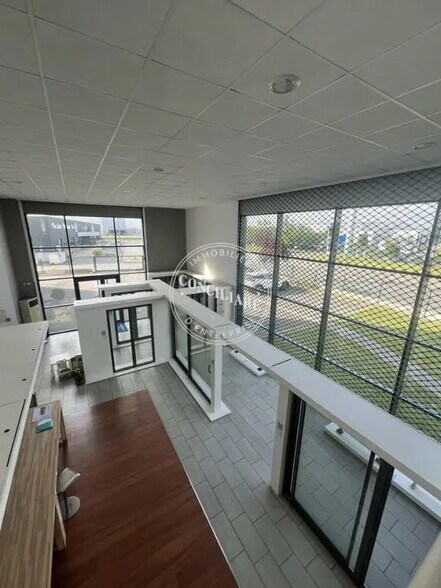 Local d’activités dans Plaisance-du-Touch à louer - Photo de l’immeuble – Image 1 sur 5