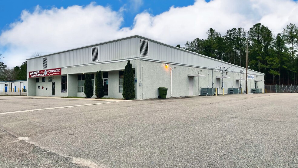2202 Fayetteville Rd, Rockingham, NC à louer - Photo de l’immeuble – Image 1 sur 8
