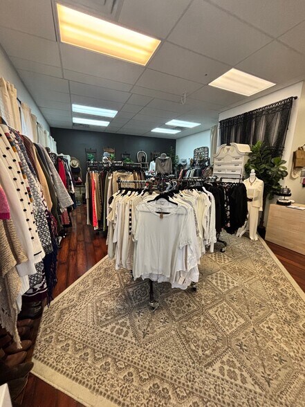 1500 W University Ave, Georgetown, TX à louer - Photo de l’immeuble – Image 3 sur 9