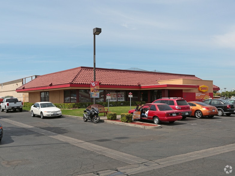 698-790 W Shaw Ave, Clovis, CA à louer - Photo principale – Image 3 sur 6