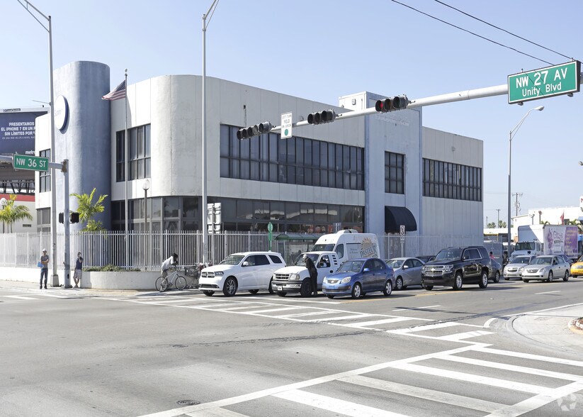 2700 NW 36th St, Miami, FL à louer - Photo principale – Image 2 sur 25