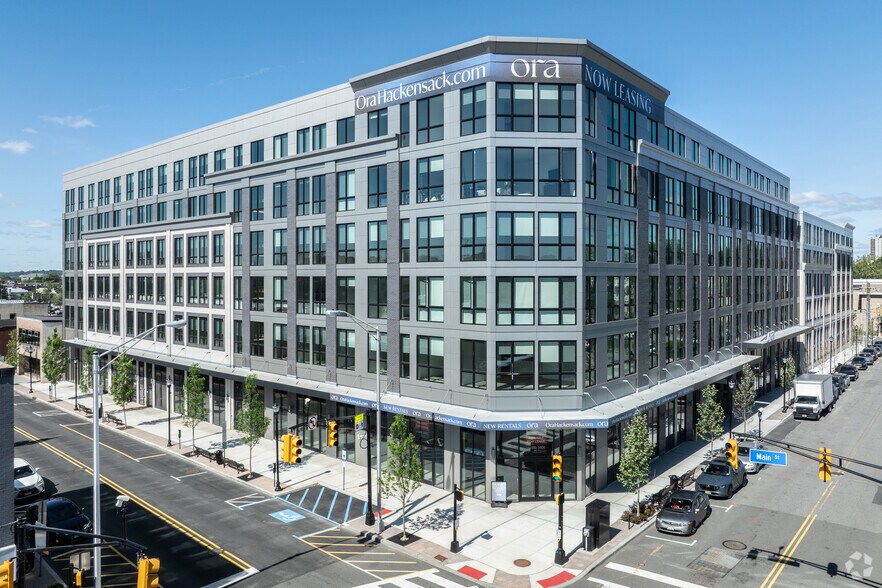 321 Main St, Hackensack, NJ à louer - Photo de l’immeuble – Image 1 sur 3