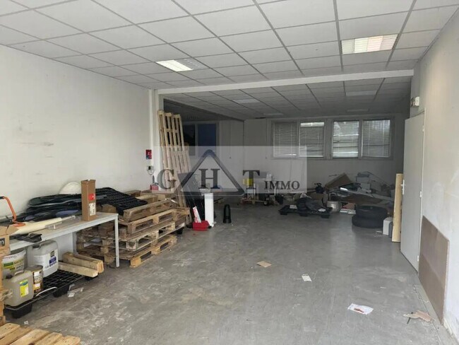 Plus de détails pour Bureau, Industriel/Logistique à louer