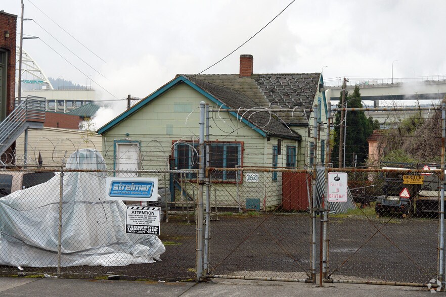 2621 N Albina Ave, Portland, OR à vendre - Photo principale – Image 2 sur 3