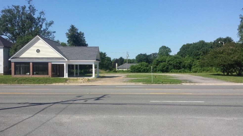 7381 Richmond Rd, Williamsburg, VA à vendre - Photo de l’immeuble – Image 2 sur 6