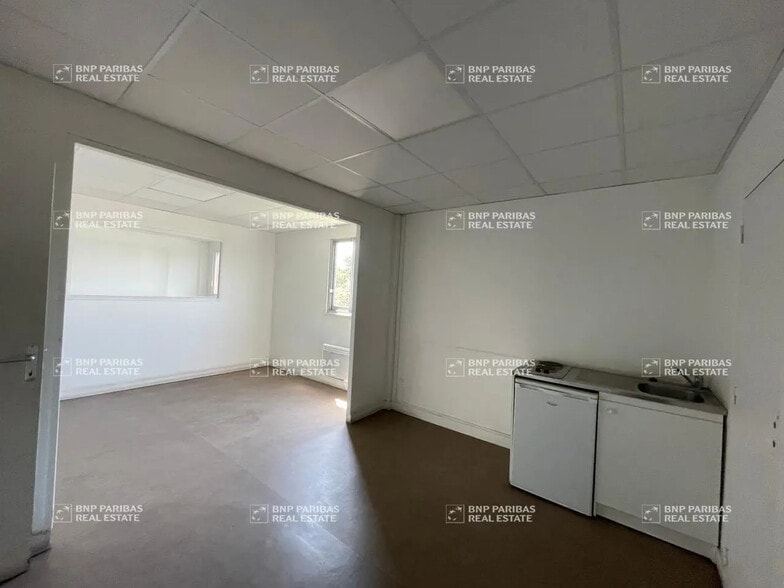 Bureau dans ORMES à louer - Photo de l’immeuble – Image 2 sur 12