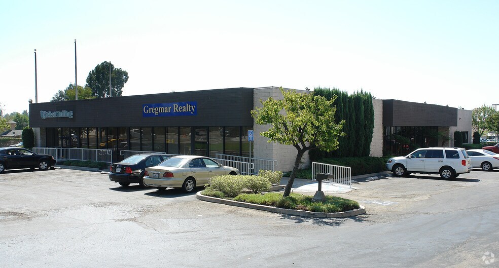 22831 Lake Forest Dr, Lake Forest, CA à louer - Photo de l’immeuble – Image 2 sur 7
