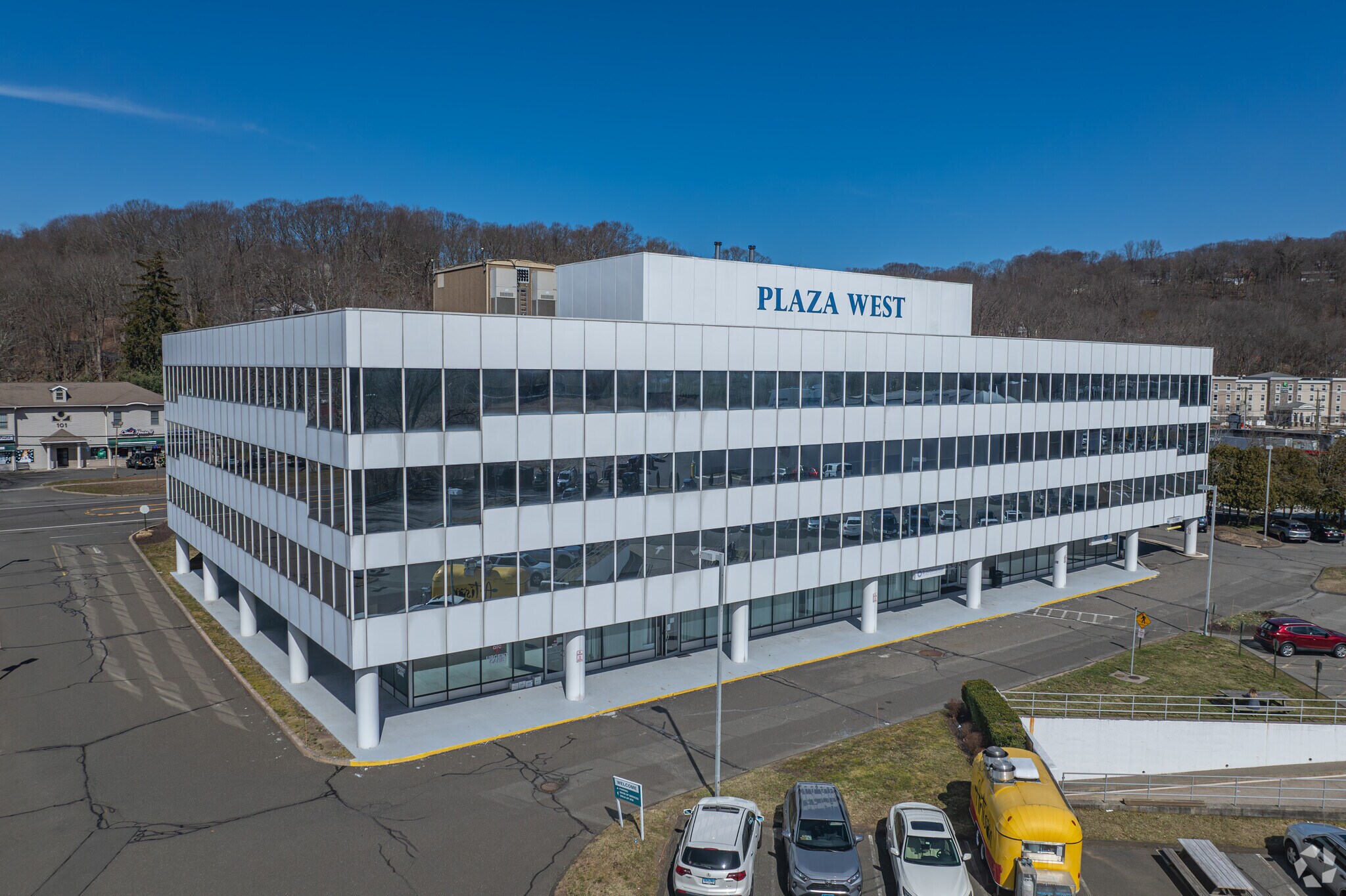 100 Mill Plain Rd, Danbury, CT à vendre Photo principale– Image 1 sur 19