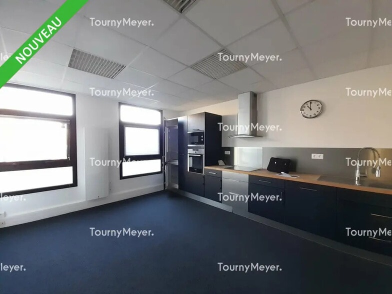 Bureau dans Pacé à louer - Photo de l’immeuble – Image 2 sur 4