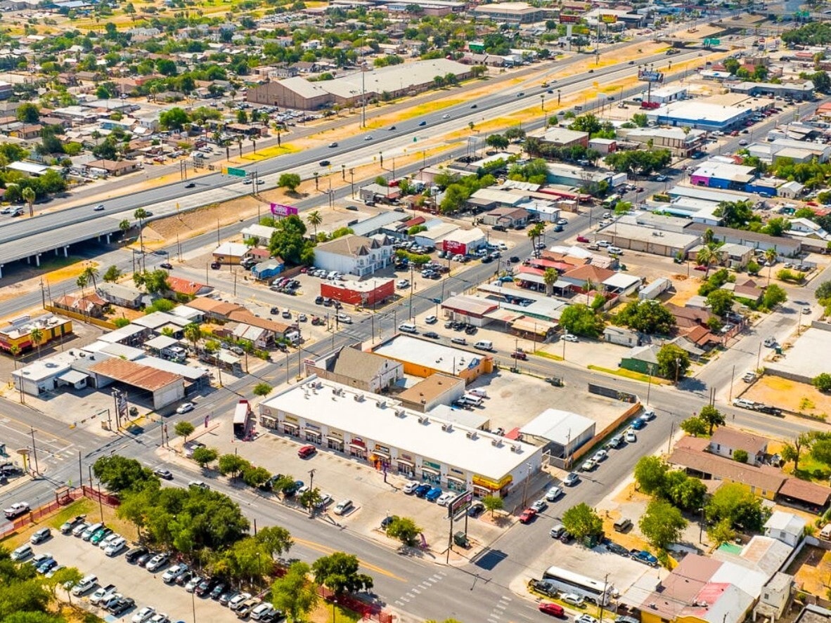 1920 San Bernardo Ave, Laredo, TX à louer Photo intérieure– Image 1 sur 16