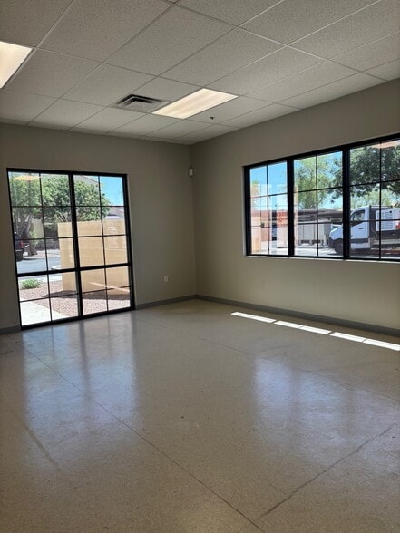 1485 S Higley Rd, Gilbert, AZ à louer - Photo de l’immeuble – Image 3 sur 4