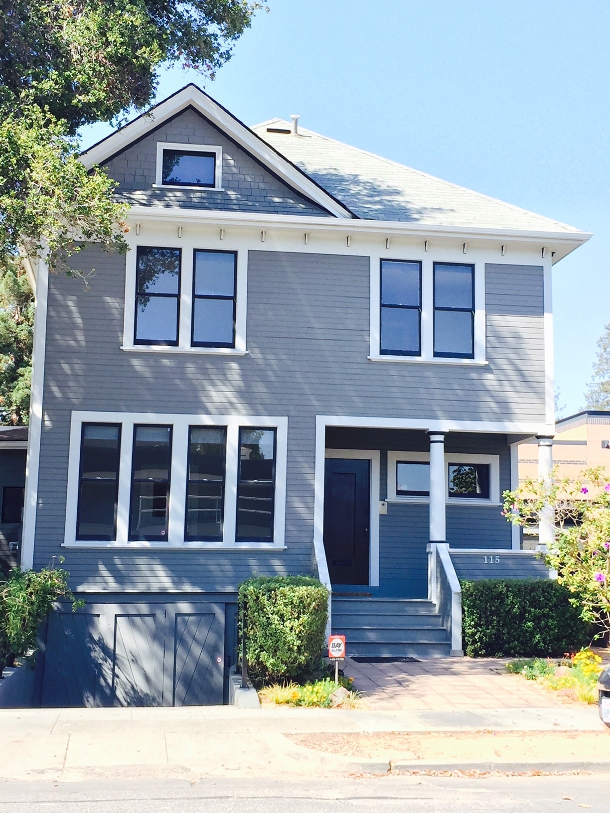 115 Everett Ave, Palo Alto, CA à louer Photo de l’immeuble– Image 1 sur 1