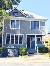 115 Everett Ave, Palo Alto, CA à louer Photo de l’immeuble– Image 1 sur 1
