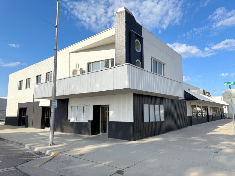 205 SW First St, Ontario, OR à vendre - Photo de l’immeuble – Image 1 sur 7