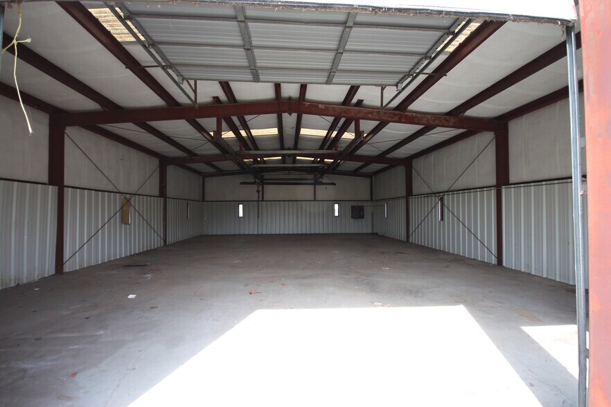 2318 Charles Page Blvd, Tulsa, OK à vendre - Photo de l’immeuble – Image 2 sur 7