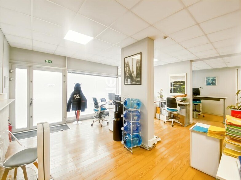 Bureau dans Paris à vendre - Photo de l’immeuble – Image 1 sur 9