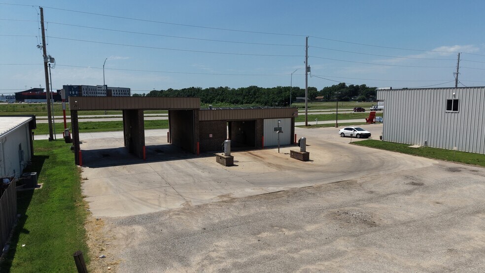 19874 W Kellogg Dr, Goddard, KS à vendre - Photo de l’immeuble – Image 2 sur 4