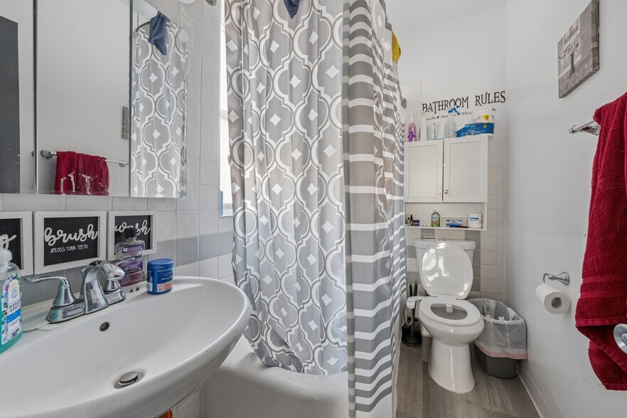 7601 S Hermitage Ave, Chicago, IL à vendre - Photo intérieure – Image 2 sur 3