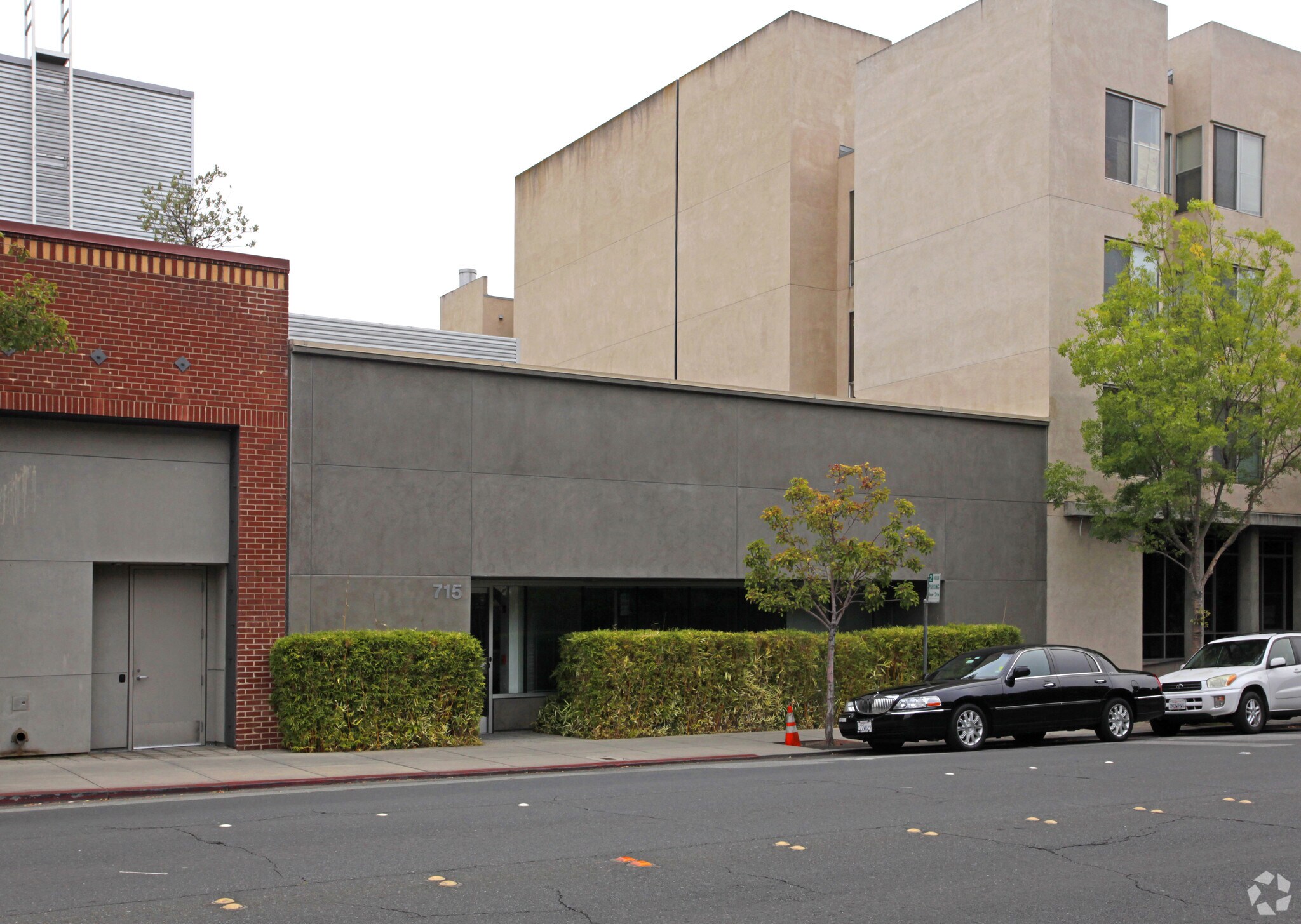 715 Alma St, Palo Alto, CA à louer Photo principale– Image 1 sur 6