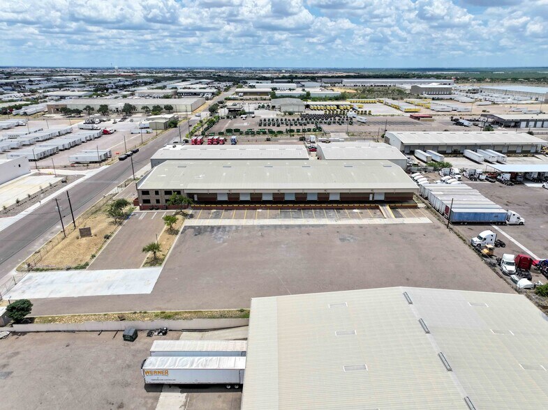 14610 Atlanta Dr, Laredo, TX à louer - Photo de l’immeuble – Image 3 sur 9
