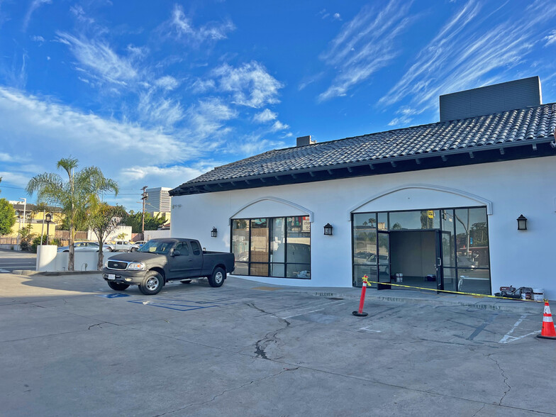 5273-5279 W Olympic Blvd, Los Angeles, CA à louer - Photo de l’immeuble – Image 1 sur 3