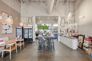 Plus de détails pour 23642 Rockfield Blvd, Lake Forest, CA - Local commercial à louer
