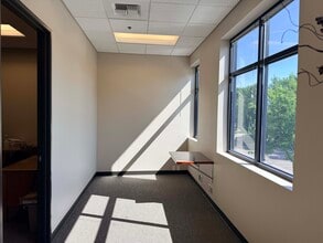 9050 W Overland Rd, Boise, ID à louer Photo intérieure– Image 1 sur 8