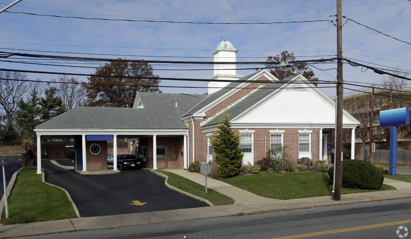 100 Sunnyside Blvd, Plainview, NY à vendre Photo principale– Image 1 sur 7