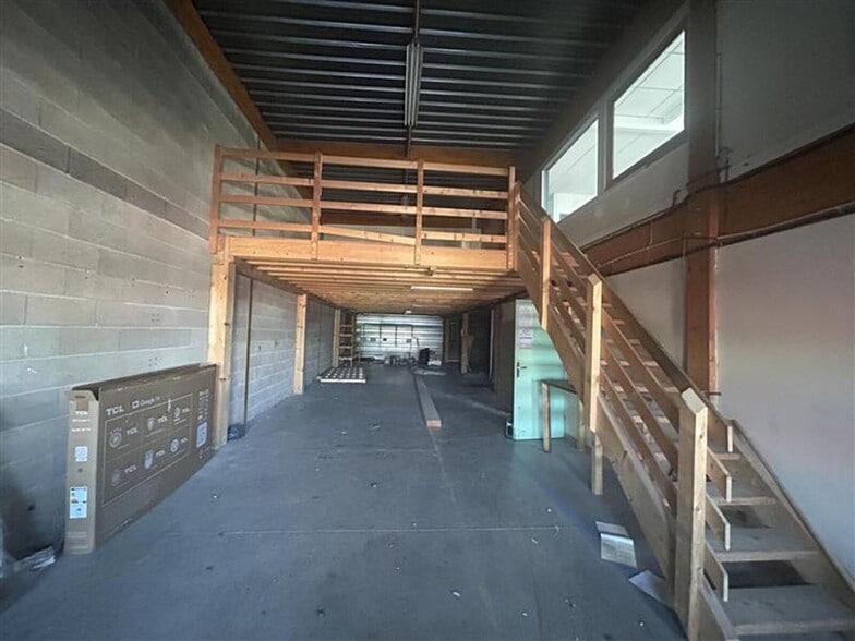 6-8 Rue De Bastogne, Saint-Apollinaire à louer - Photo de l’immeuble – Image 3 sur 4