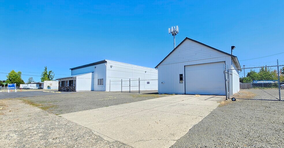 1790 Front St NE, Salem, OR à louer - Photo de l’immeuble – Image 2 sur 13