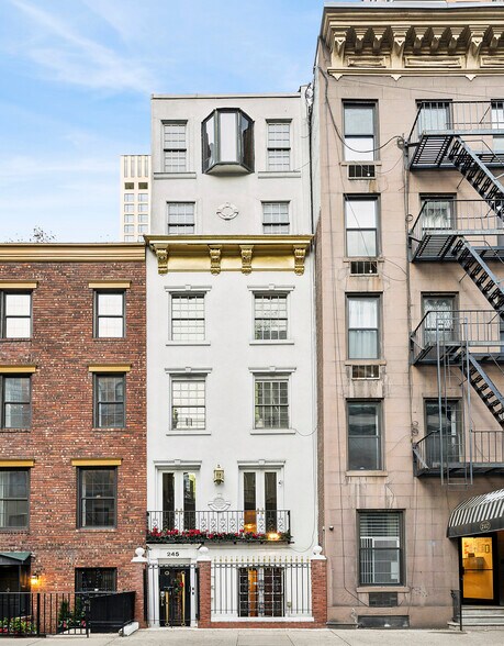 245 E 52nd St, New York, NY à vendre - Photo de l’immeuble – Image 2 sur 34