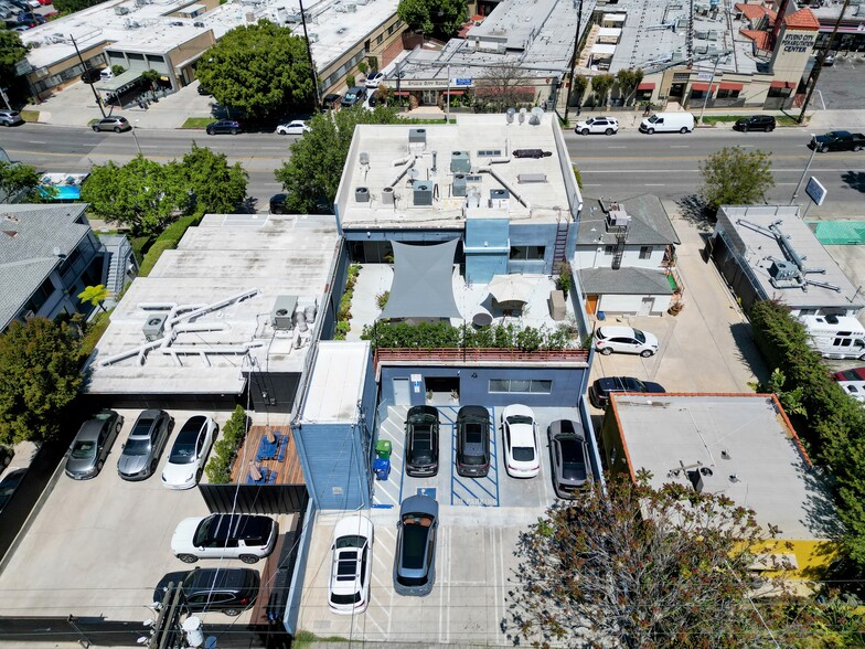 11426 Ventura Blvd, Studio City, CA à vendre - Photo de l’immeuble – Image 3 sur 29
