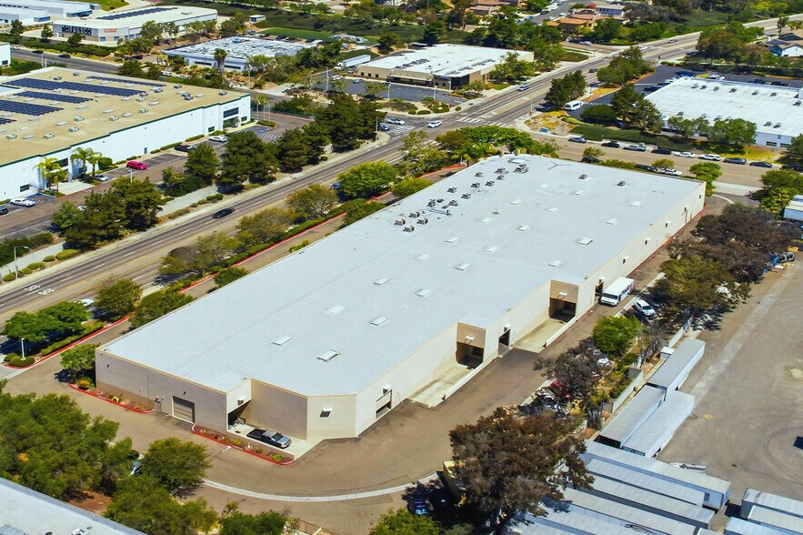 2400 Boswell Rd, Chula Vista, CA à vendre - Photo de l’immeuble – Image 2 sur 17