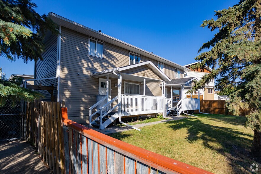4627 73 St NW, Calgary, AB à vendre - Photo de l’immeuble – Image 2 sur 2