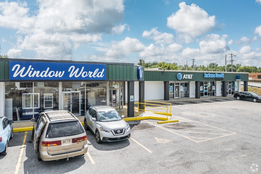 4899 Summer Ave, Memphis, TN à louer - Photo de l’immeuble – Image 3 sur 4