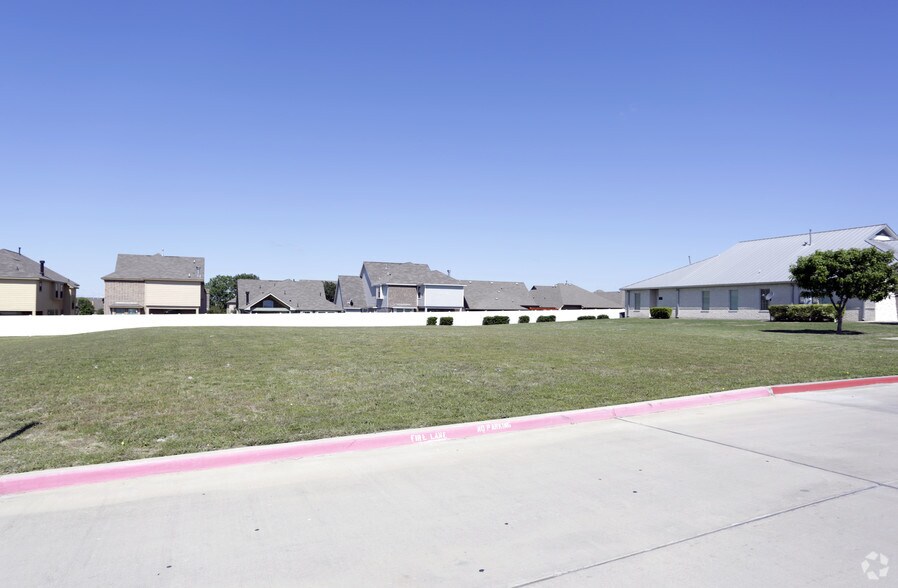 7217 Boat Club Rd, Fort Worth, TX à vendre - Photo de l’immeuble – Image 3 sur 3