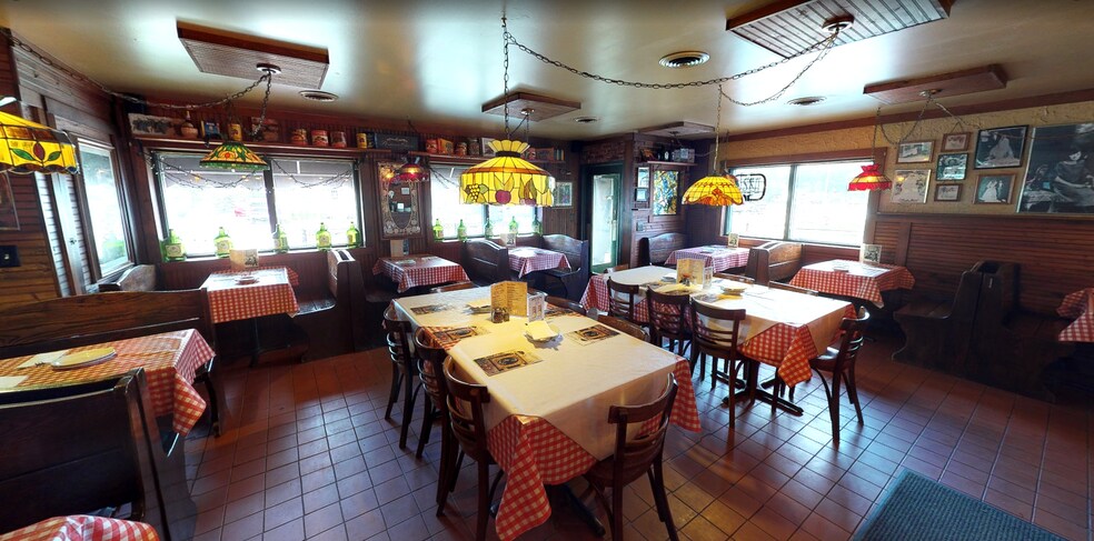 228 E Washington St, Oswego, IL à louer - Photo intérieure – Image 3 sur 6